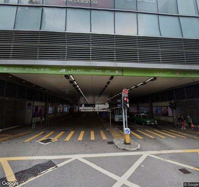 V city 停車場