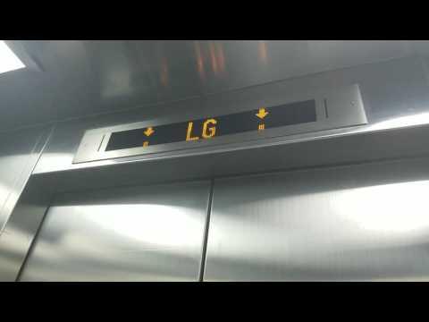 九龍仔南山邨停車場FUJITEC升降機