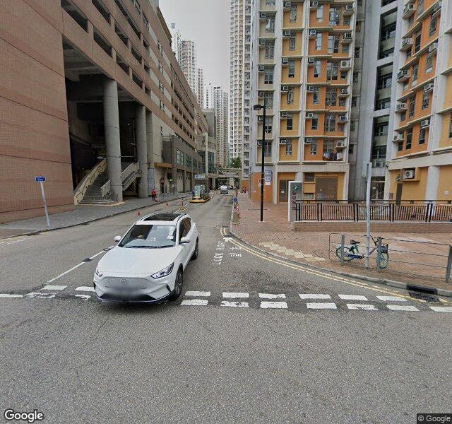 愉翠商場停車場