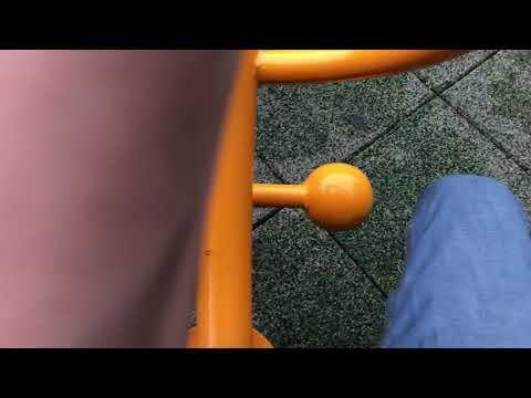 滿東邨樓下公園有個搖搖板