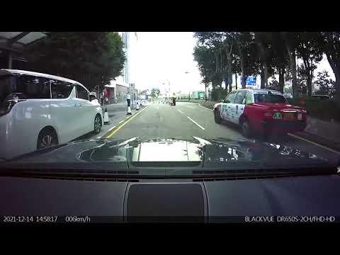 停車場介紹: 中環國際金融中心(IFC)二期停車場 (出)