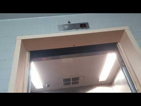 荃灣灣景廣場購物中心AEON荃灣店KONE升降機