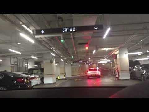 新蒲崗區：Mikiki商場停車場 （出）