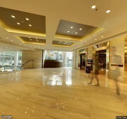 香港九龍東皇冠假日酒店停車場