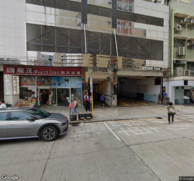新時代工貿商業中心停車場