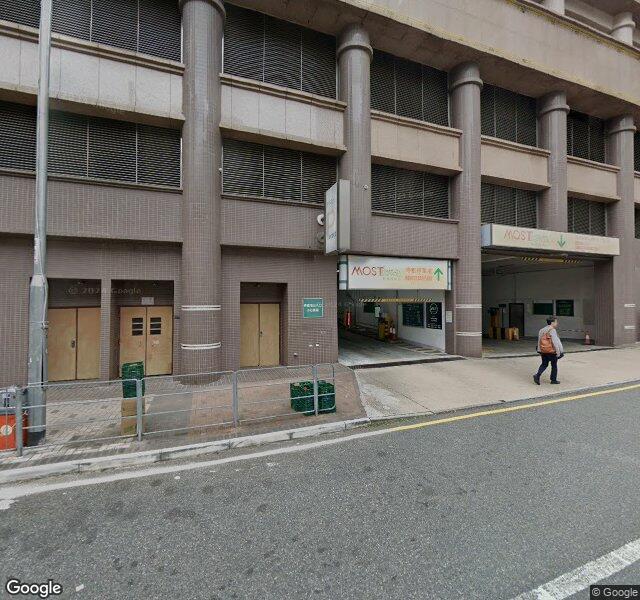 MOSTown 新港城中心 (4期) 停車場