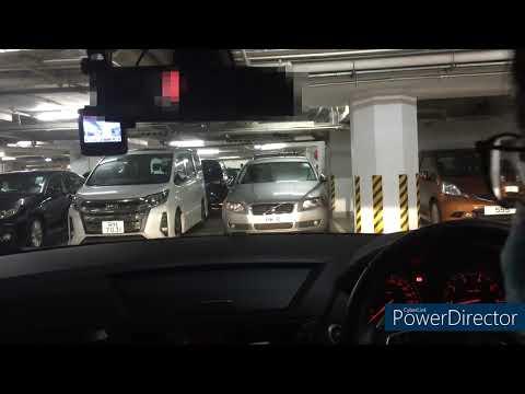 北角港運城商場停車場 (入-出)