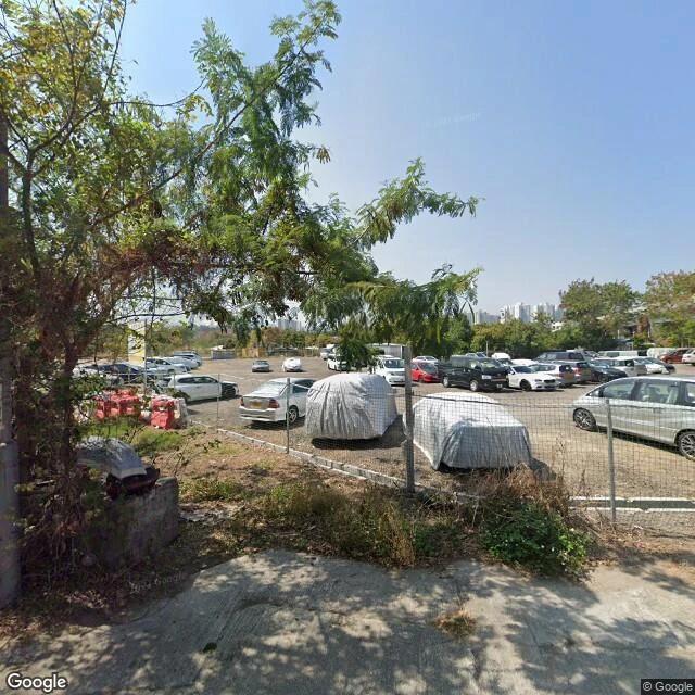 元朗朗屏路永寧村停車場
