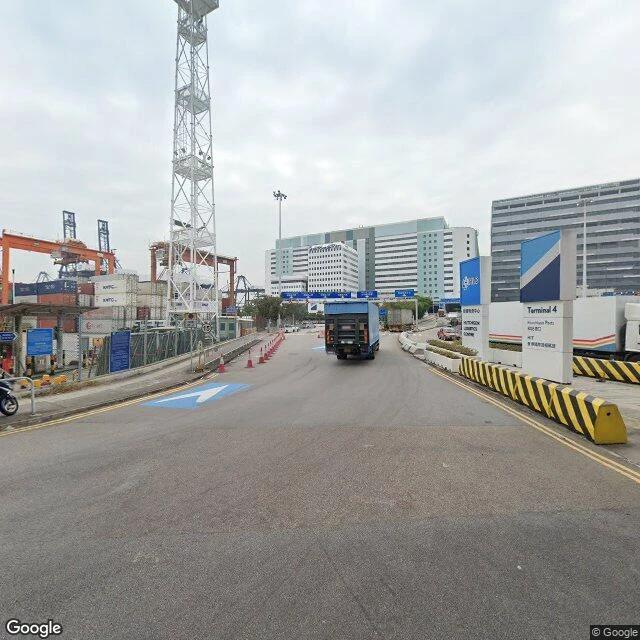 和黃物流中心停車場