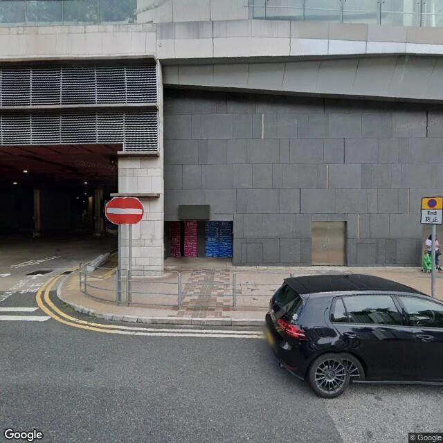 香港九龍東皇冠假日酒店停車場