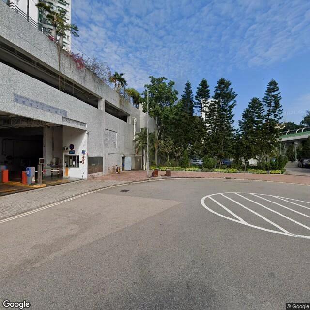 逸港居停車場