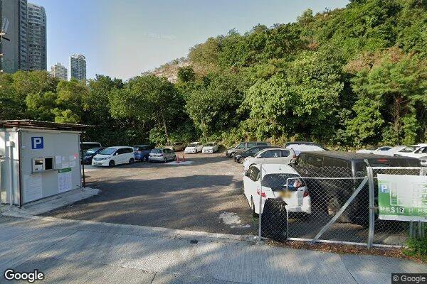 田灣海傍道露天停車場