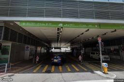 V city 停車場