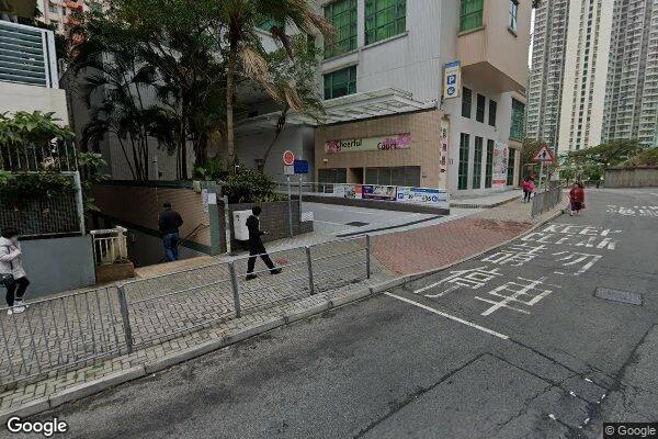 彩頤居停車場