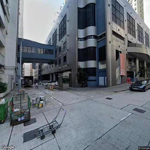 德強苑停車場