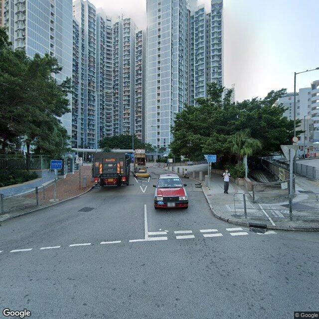 長宏邨停車場