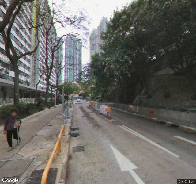 秦石商場停車場