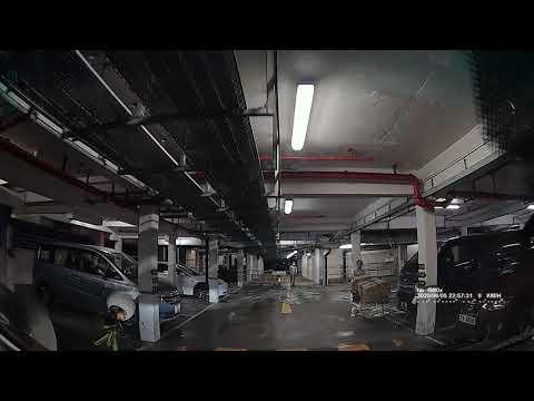 坪石商場停車場 (入) Ping Shek Shopping Centre Carpark (In)