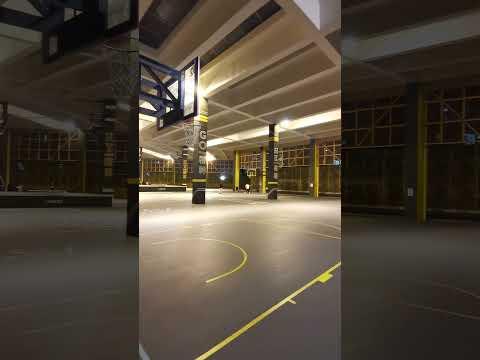 九龍灣啟業村停車場上蓋室外籃球場 Kai Yip Sports ground public outdoor basketball court Kowloon Bay