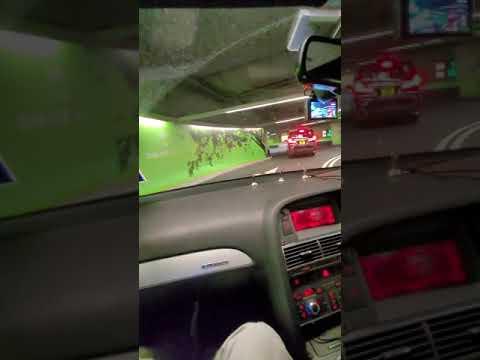 進入國際金融中心二期 停車場 （西）