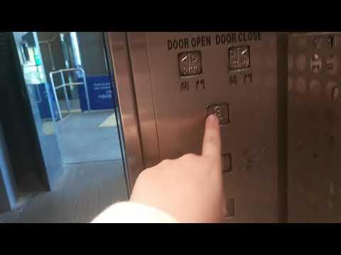慈雲山中心停車場三菱升降機