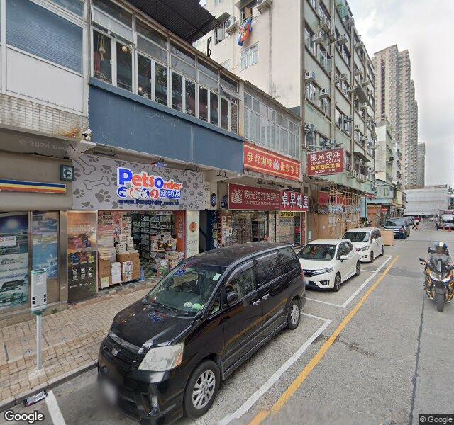 囍逸停車場