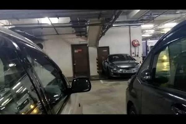 元朗合益廣場停車場