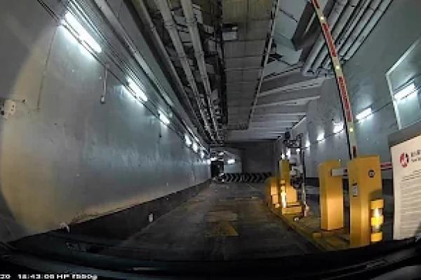 香港泊車好去處 - 新九龍廣場停車場 (入)