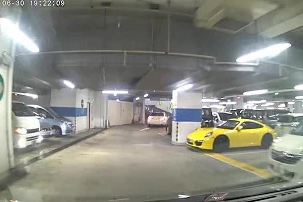 荷里活廣場停車場（出）