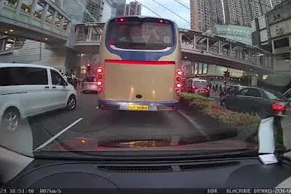 荃灣灣景廣場(Aeon)停車場 - 入