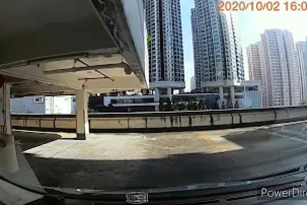黃大仙豪苑停車場（入）