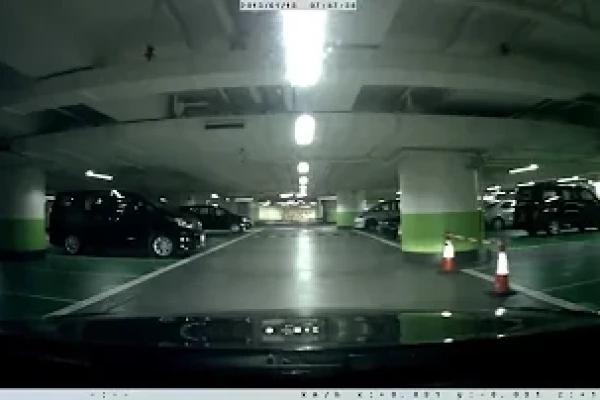 停車場介紹: 尖沙咀中港城停車場 (入)