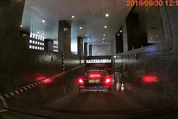 香港泊車好去處 - 瑞安中心停車場 (入)