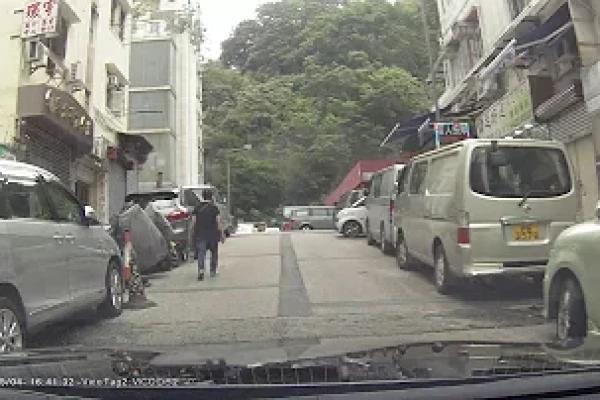 停車場介紹: 石硤尾逸華軒停車場 (出)