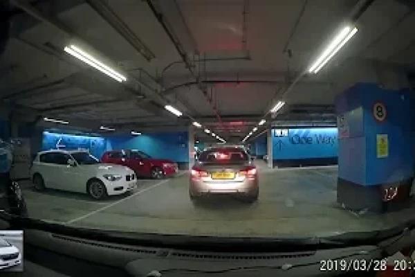 香港停車場巡禮 - 國際金融中心二期停車場 / IFC2 Carpark / Parking in Hong Kong