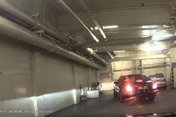 停車場介紹: 灣仔新鴻基中心 (入)