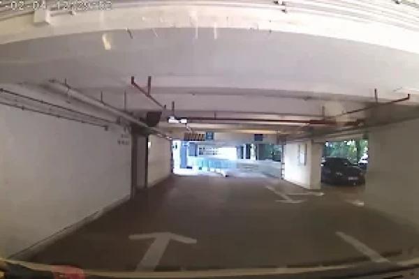 李鄭屋邨停車場（出）