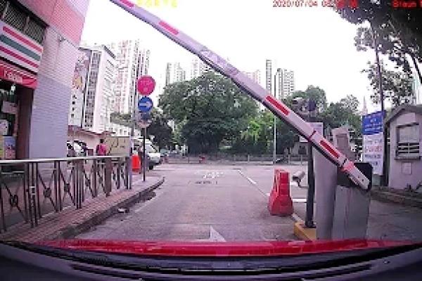 停車場出入參考：黃大仙 啟德花園停車場 (出)