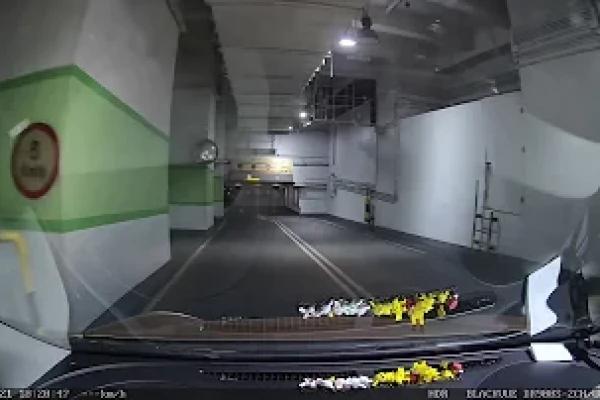 荃灣廣場停車場 - 入