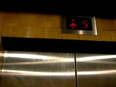 元朗交通廣場東洋升降機