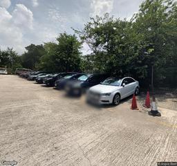 西貢美裕街露天停車場