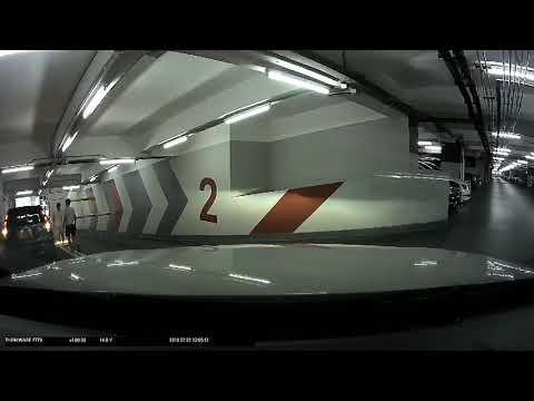 車CAM直擊 - 健威花園停車場出口，急速向後再向前衝