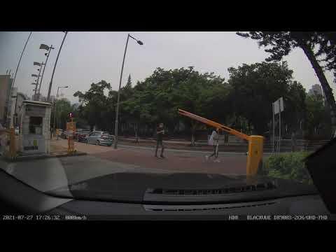 香港泊車好去處 - 將軍澳體育館停車場 (出)