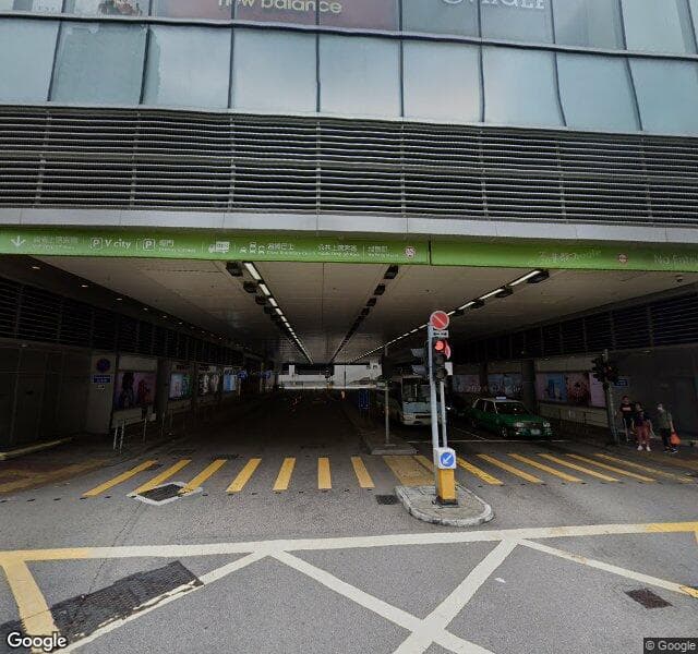 V city 停車場