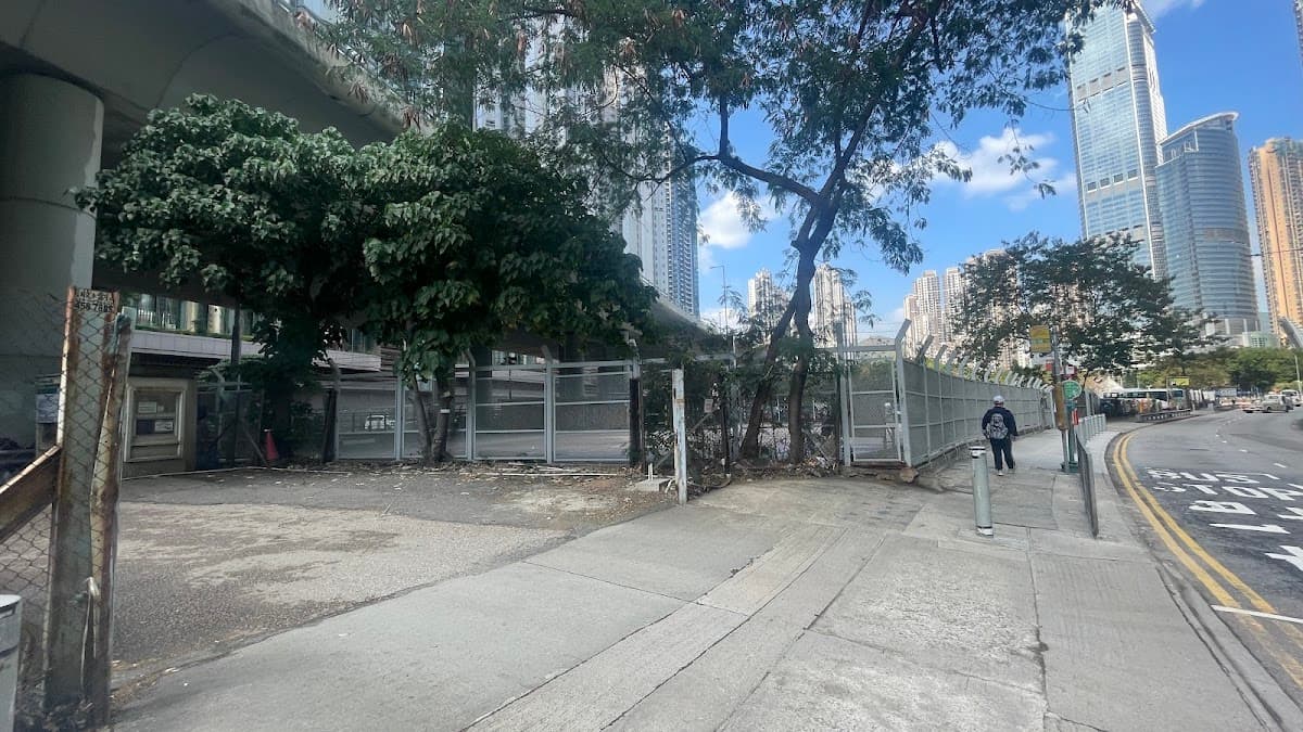 荃灣德士古道露天停車場 (金偉) 實景照片 3