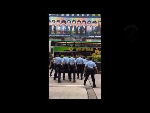 車CAM直擊 - 彌敦道10幾個警察圍一架私家車 最終走甩